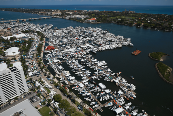 BCM acude al la feria de Palm Beach